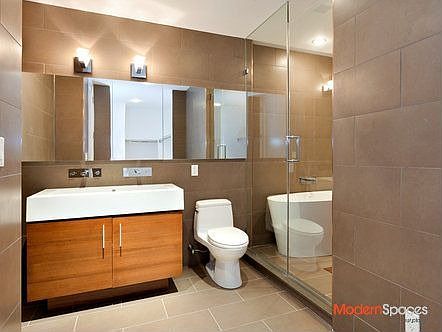 5th image of 5-19 Borden Ave #11J