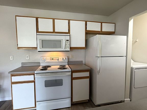 5th image of 2226 W Elizabeth St Unit C204