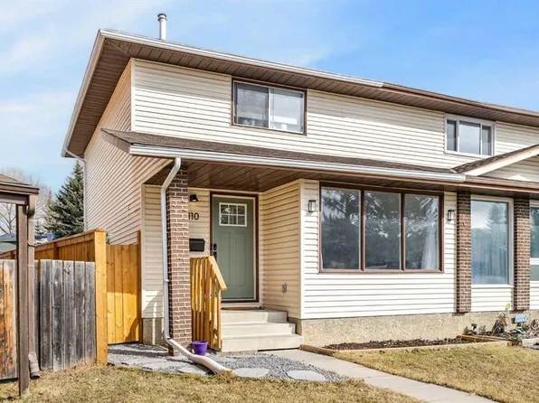 110 W Cedarwood Hl SW, Calgary, AB T2W 3H5