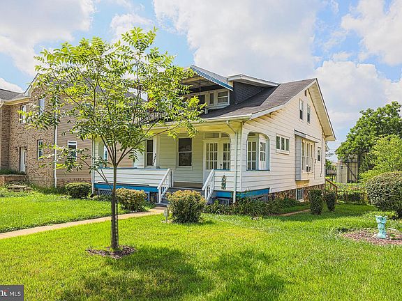 2nd image of 3203 Carlisle Ave