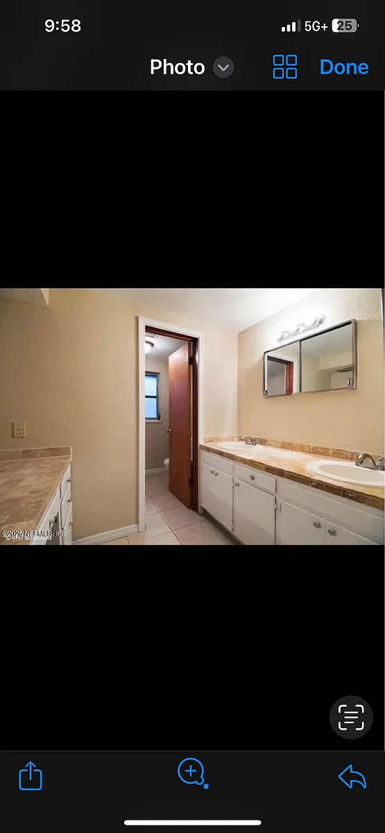Building Photo - 1341 W 9th St #3
