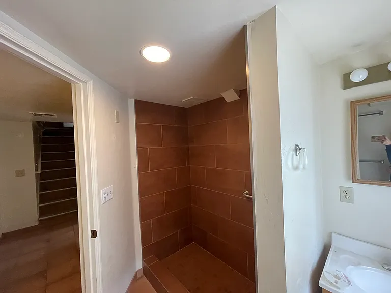 2376 Lk Wood Blvd — Photo 9