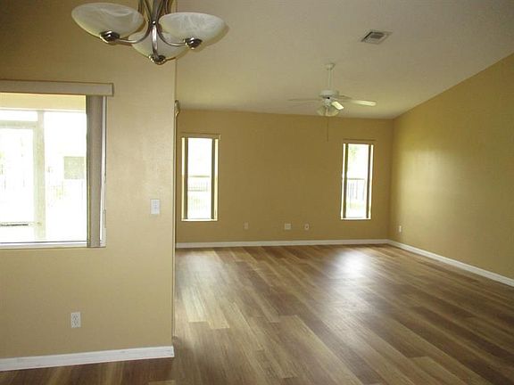 4th image of 998 SW Liberty Ave