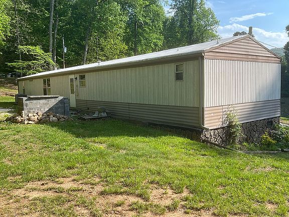 4th image of 191 Bear Hollow Rd