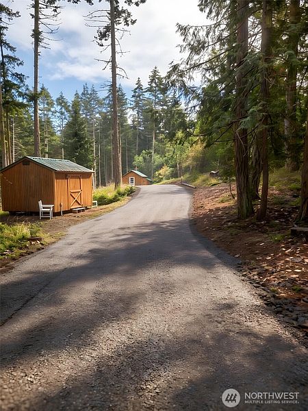 4th image of 995 Kirner Road