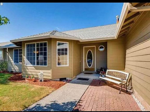 3rd image of 1212 NE 163rd Ct