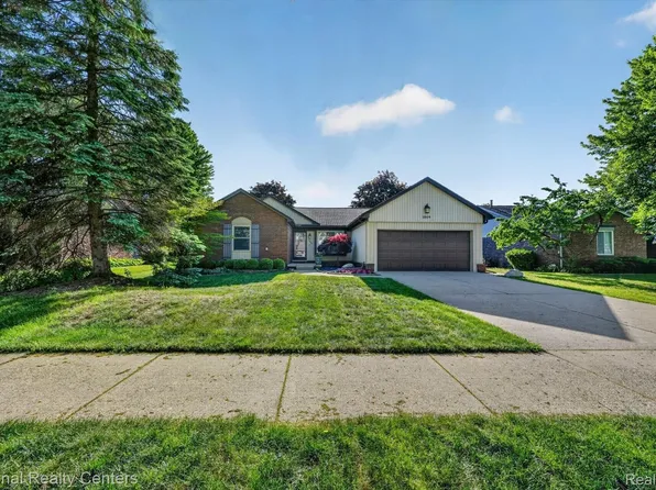 5069 Prentis Dr, Troy, MI 48085