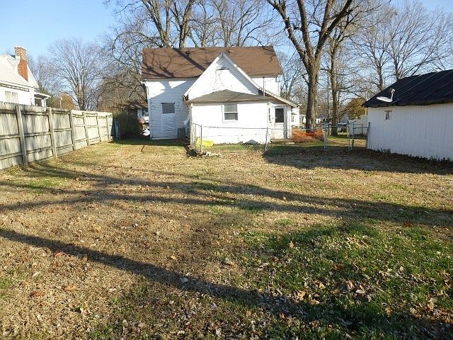 2nd image of 511 N Odell Ave
