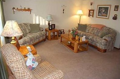 3rd image of 565 Carriage Dr