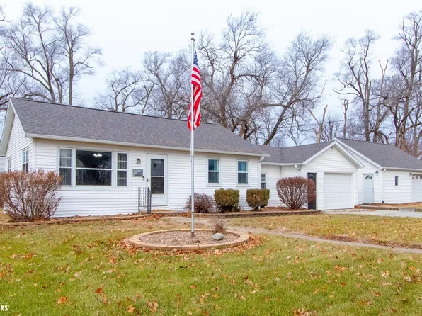 203 N 16th St, Chariton, IA 50049