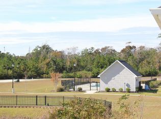 175 Murdoch Rd #105, Morehead City, NC 28557