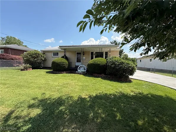 106 Eleanor St, Mingo Junction, OH 43938