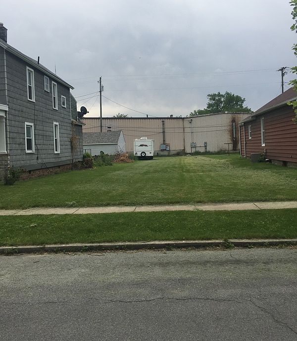 2nd image of 1229 Boone St