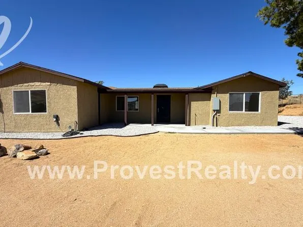 9626 Buena Vista St, Apple Valley, CA 92308