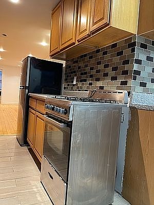 4th image of 15 Stanton St #2B1