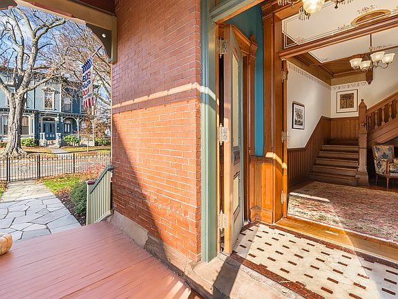 20 Charter Oak Place