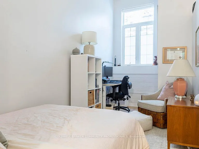 80 King William St #112 — Photo 18