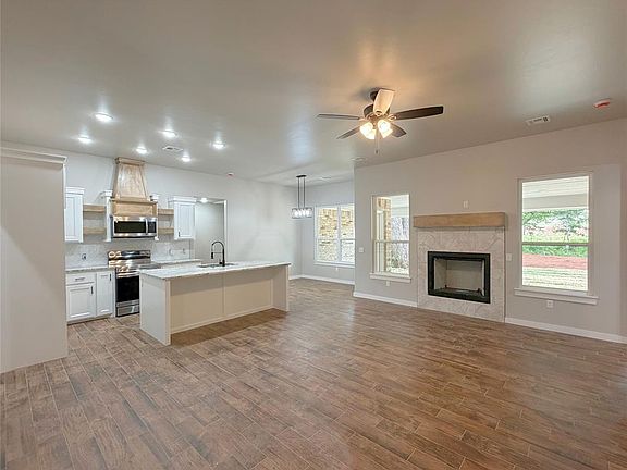 3rd image of 2201 Winter Ridge Rd