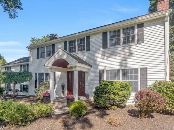 372 Carriage Ln, Wyckoff Twp., NJ 07481