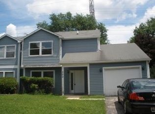 202 Chaparral Cir, Elgin, IL 60120