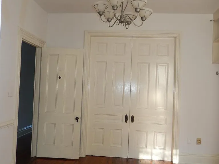 105 S Pine St — Photo 5