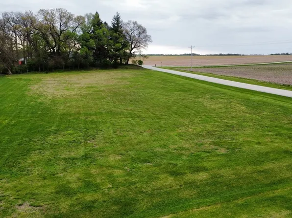 1882 N 2270 East Rd, Watseka, IL 60970