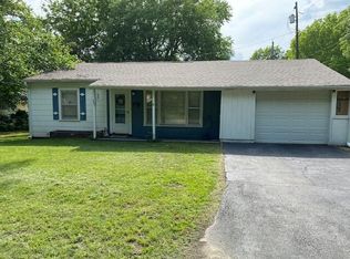 607 S Harrison Ave, Aurora, MO 65605