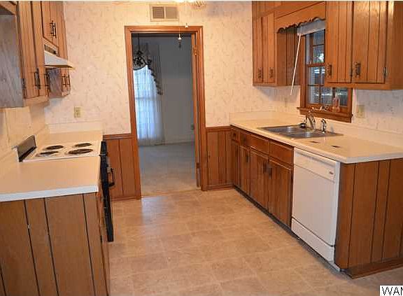 3rd image of 5905 Dove Creek Ave