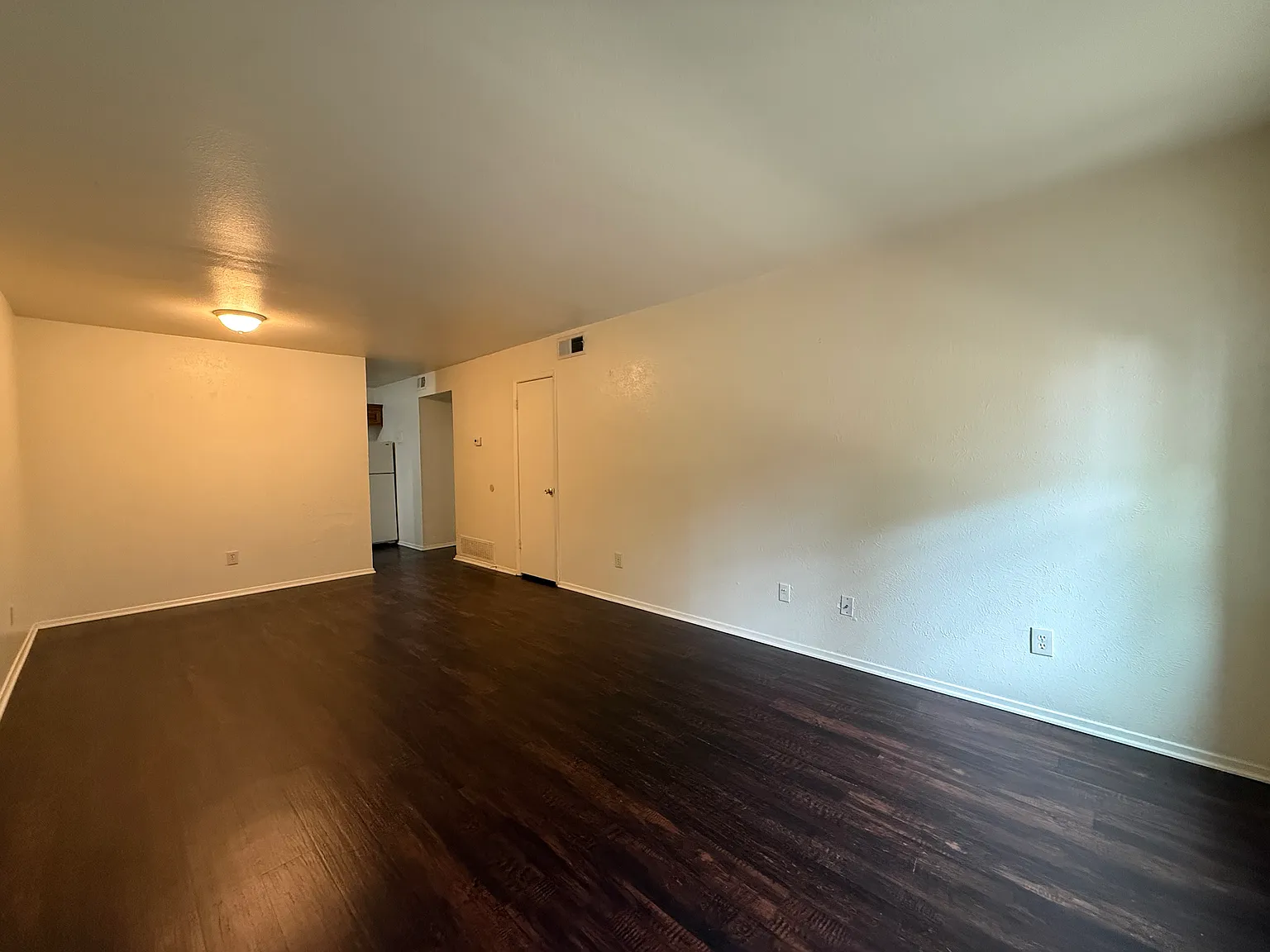 2 bed, 833 sqft, $1,100 — Photo 2