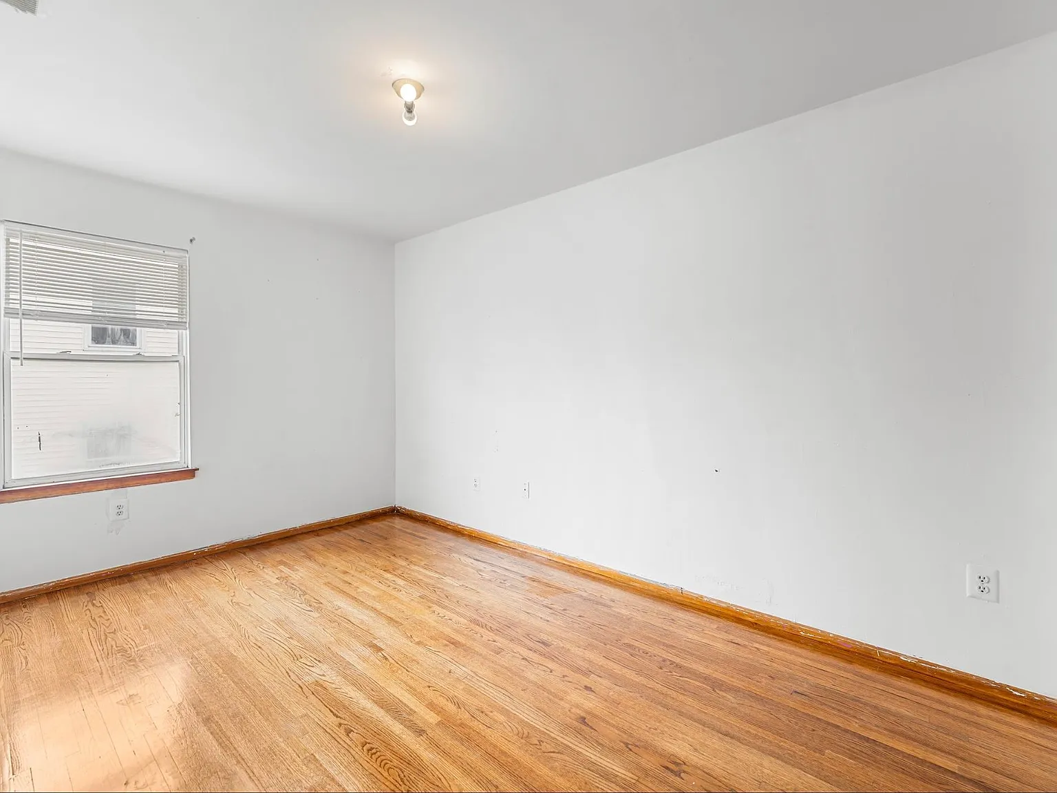 3 bed, 1.5 bath, $2,350 — Photo 2