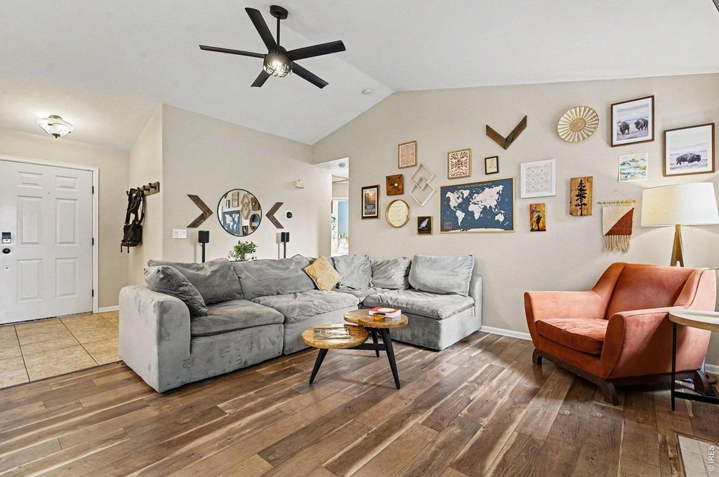 525 Nokomis Ct