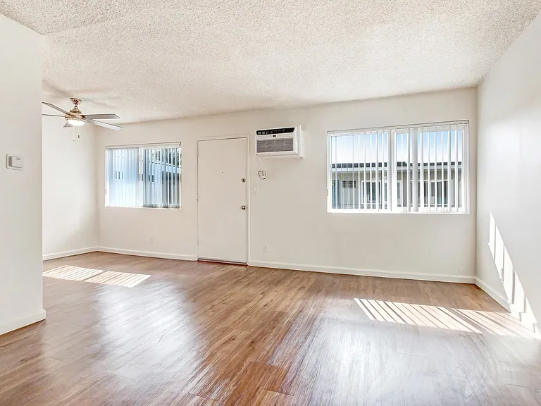 Woodman Apartments — Photo 50