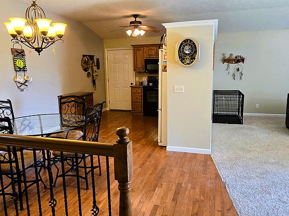 5th image of 2142 Oxford Dr
