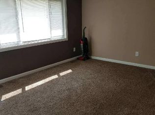 909 Sinclair Ave, South Roxana, IL 62087