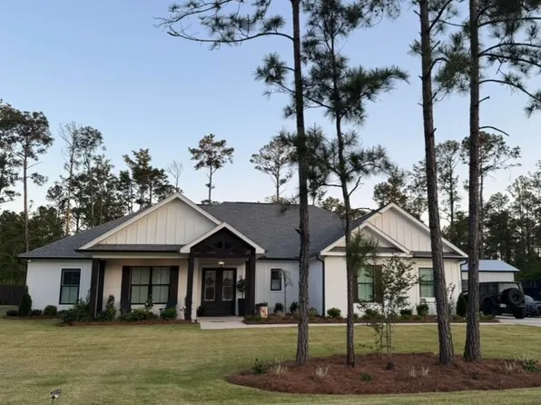 1085 Lagrange Rd, Freeport, FL 32439