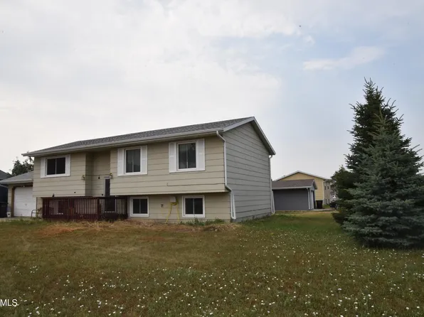 101 Sturgis Loop, Lincoln, ND 58504