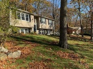 40 Overlook Rd, Gales Ferry, CT 06335