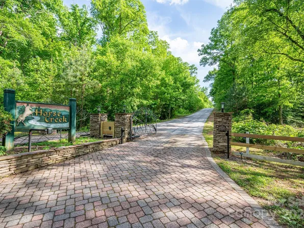 366 Walkaloosa Way, Mooresboro, NC 28114
