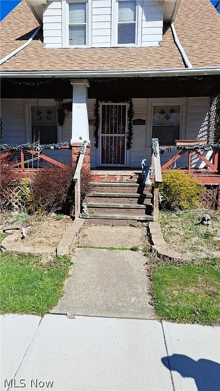 13306 Bennington Ave photo 1