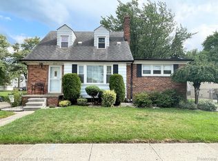 419 Highland St, Wyandotte, MI 48192