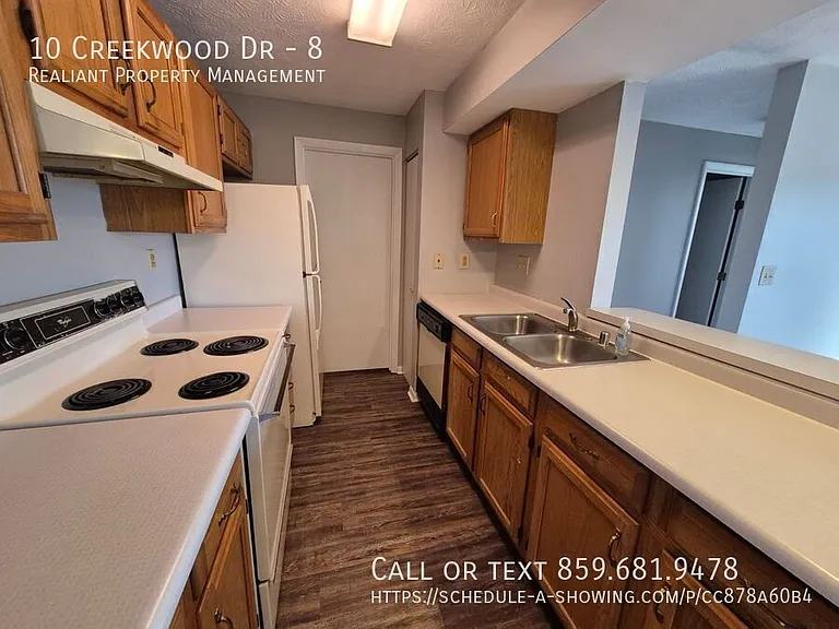 10 Creekwood Dr #8 — Photo 8
