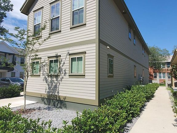 2nd image of 721 NW 10th St Unit 20