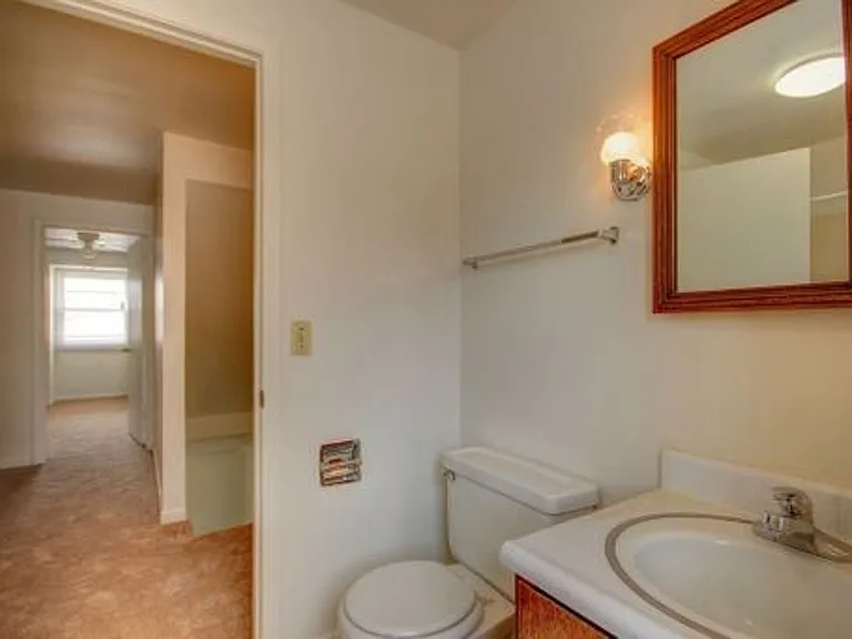 1010 Crescent Dr — Photo 17