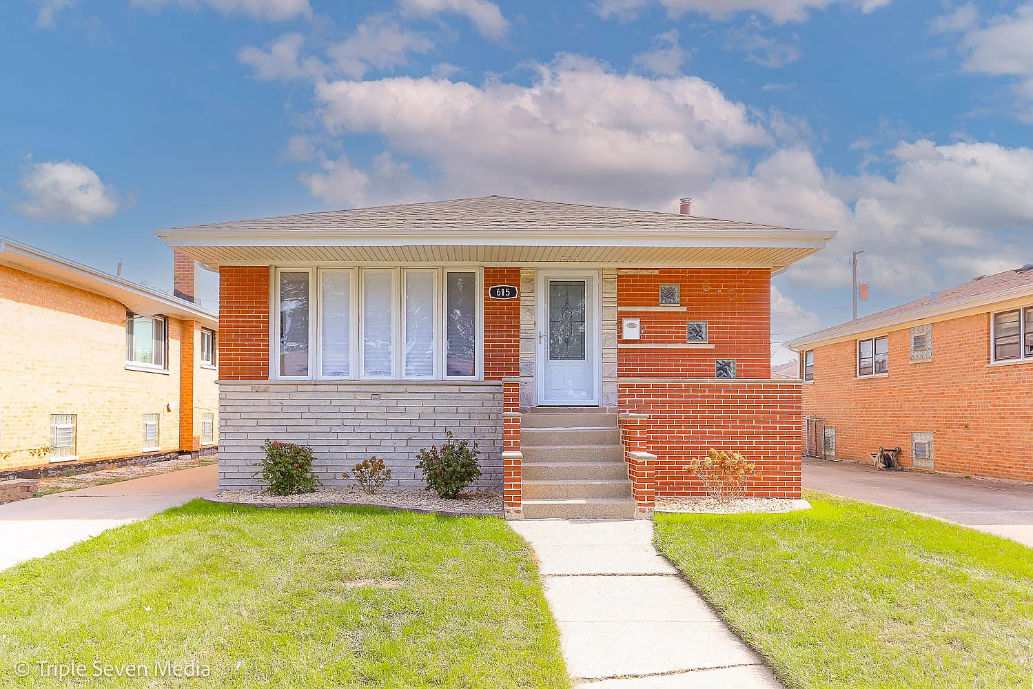 615 Saginaw Ave photo 1