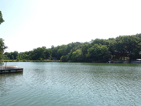 5th image of 1037 Island Ln