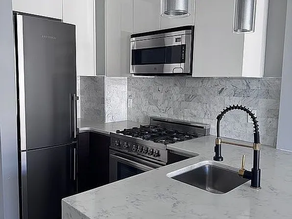 A11-35 45th Ave #5E, Lic, NY 11101