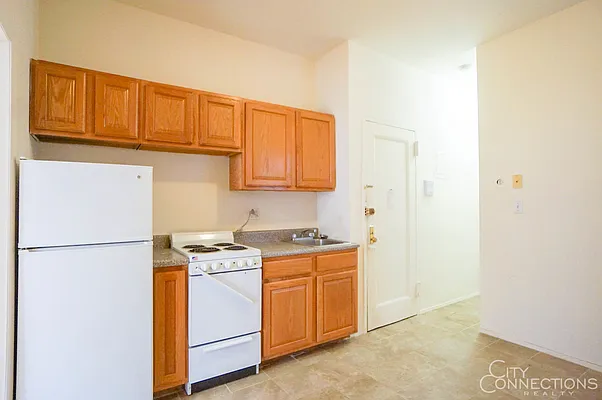 Rented by City Connections Realty | media 27