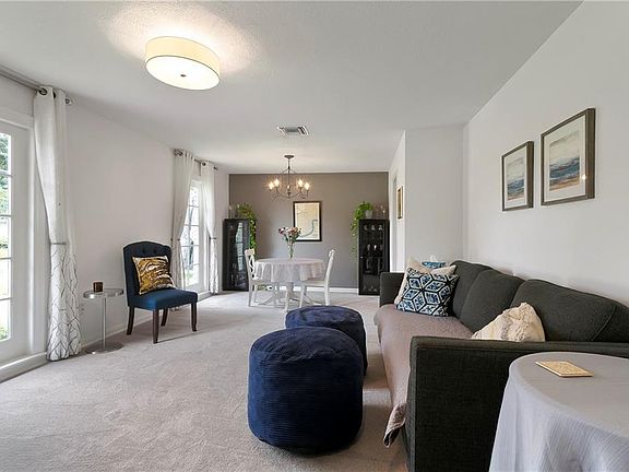 3rd image of 4649 Apricot St