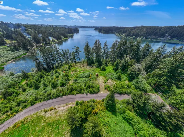 83615 Clear Lake Rd, Florence, OR 97439