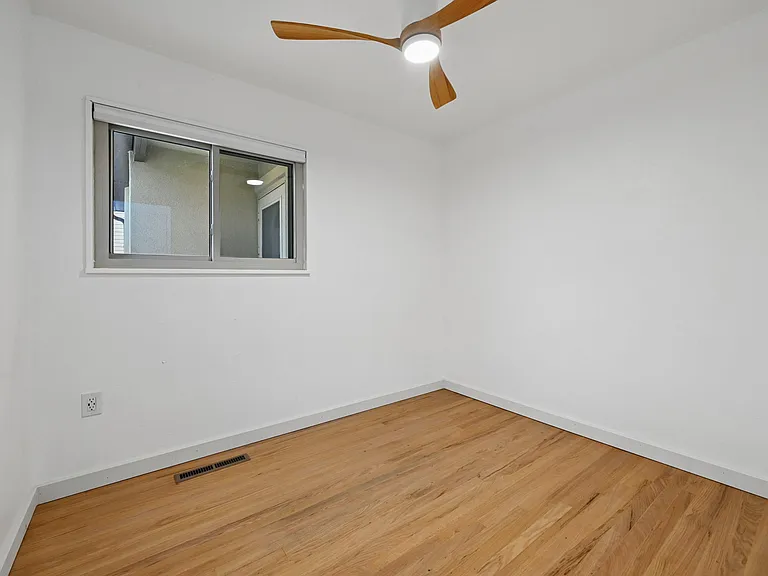 309 Redwood Dr — Photo 12
